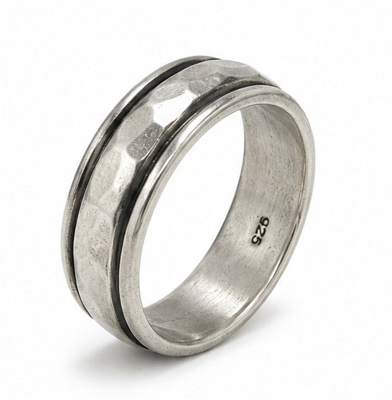 Vintage 925 Silver Hammered Center Spinner Band Ring