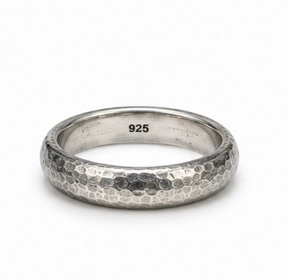 Vintage 925 Sterling Silver Light Hammered Dome Band Ring